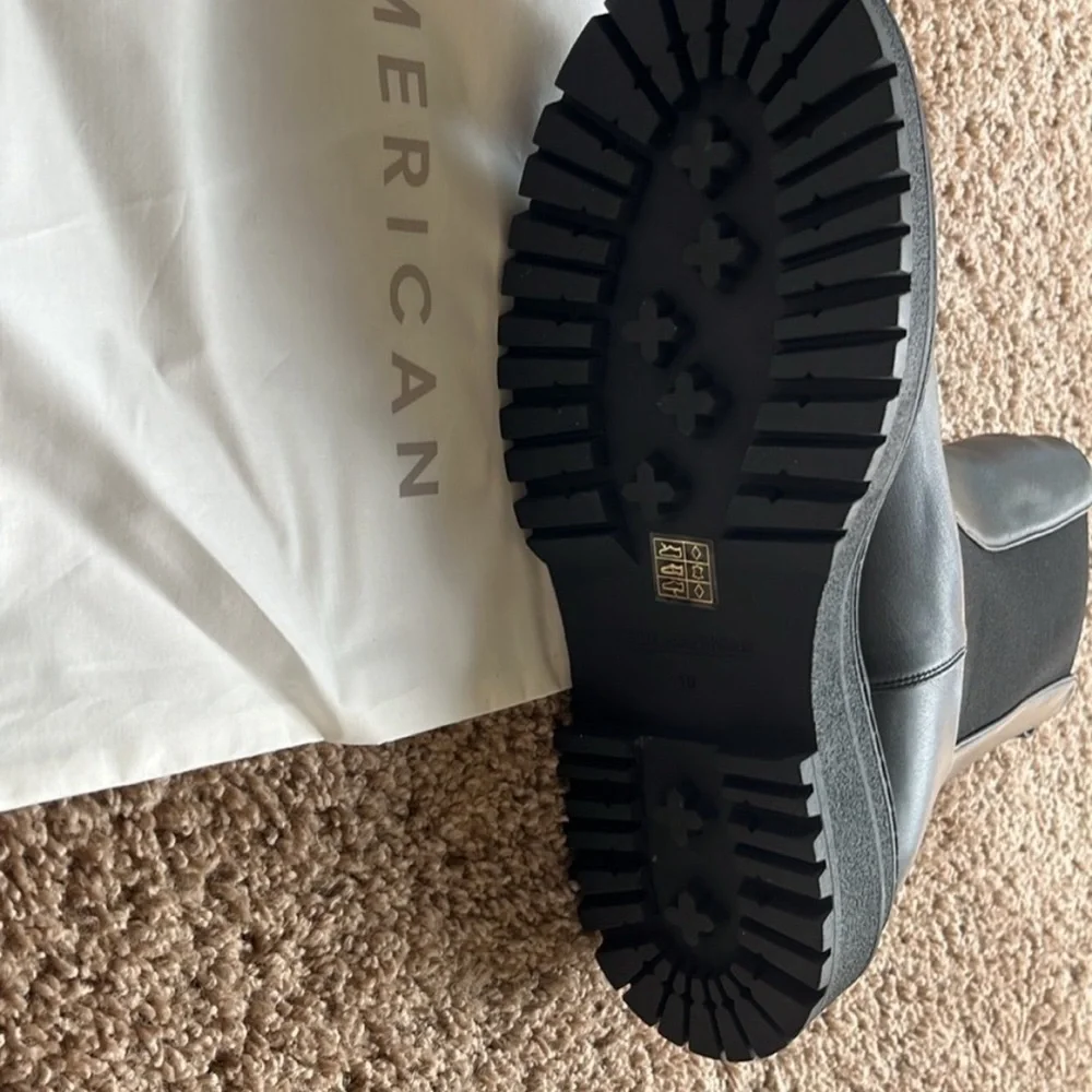 NWT Good American Chelsea Boot Size 10